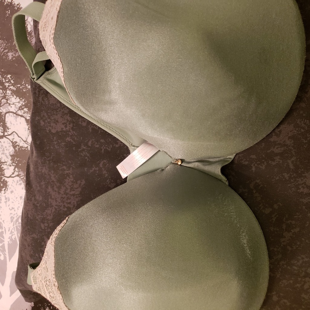 Cacique green with lace wired bra